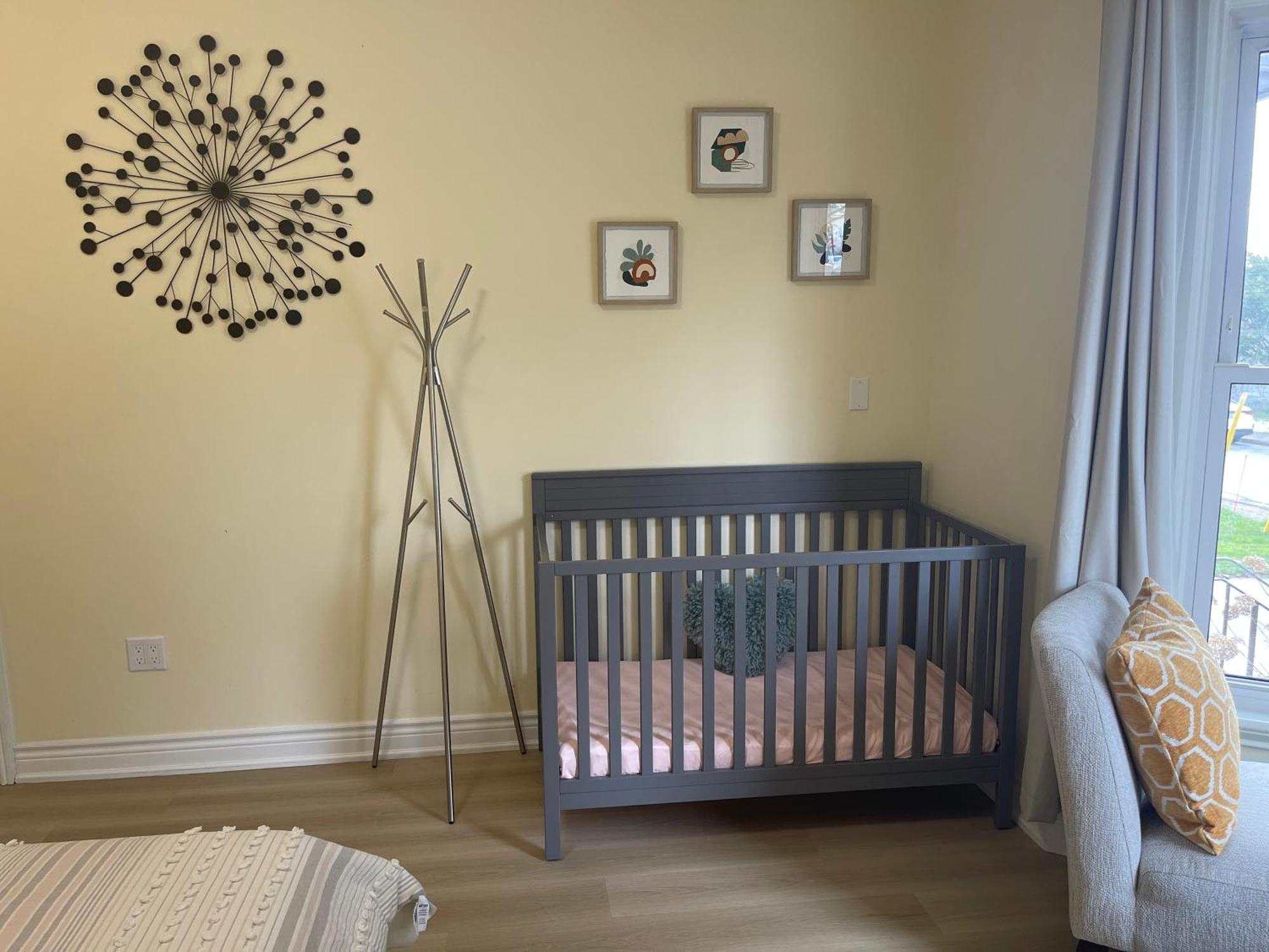 Victoria Family Vacation - King Bed Private Yard Bbq Deck Gazebo - 4 Minutes To The Falls