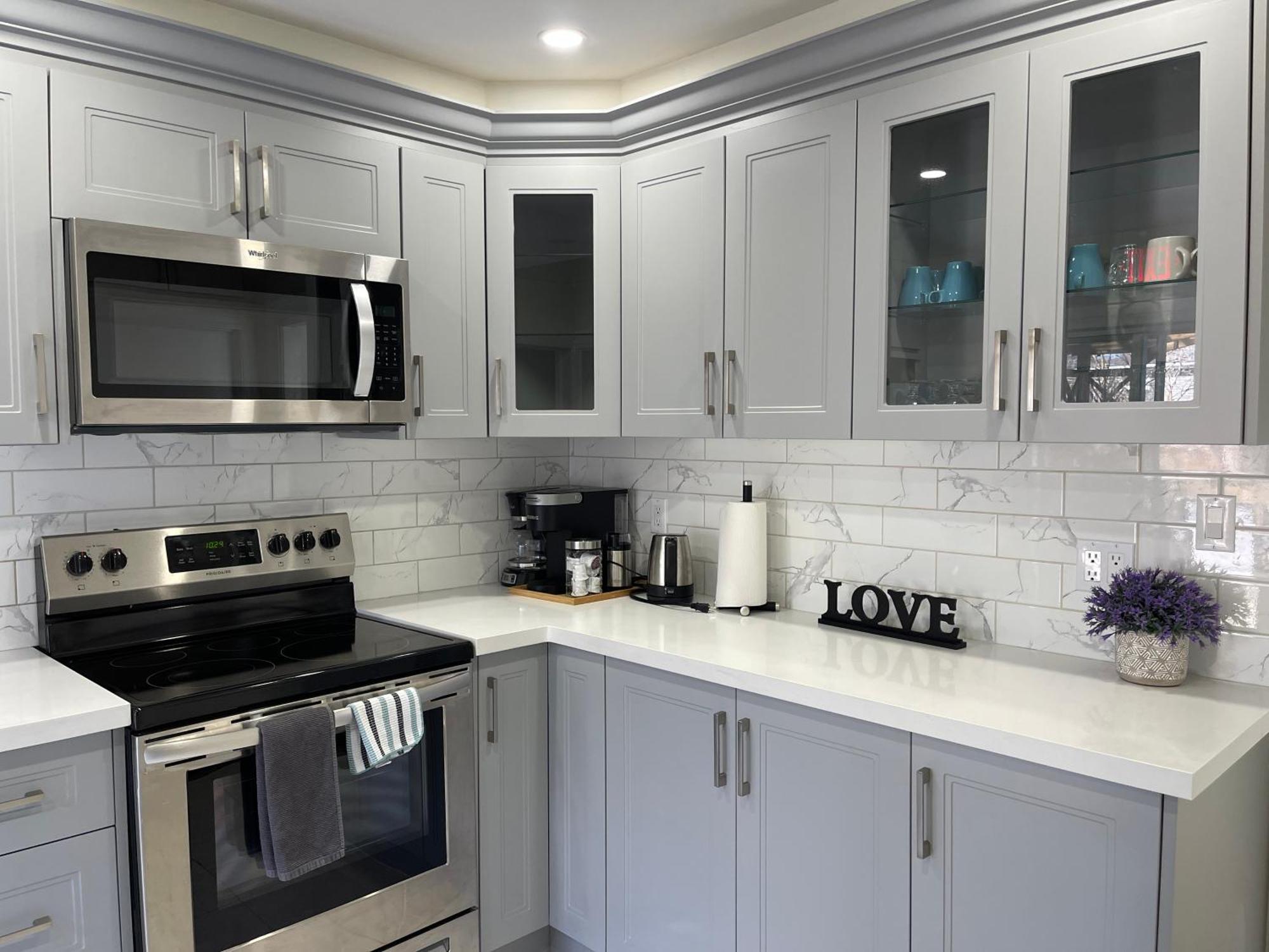 Holiday home Victoria Family Vacation - King Bed Private Yard Bbq Deck Gazebo - 4 Minutes To The Falls
