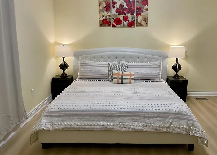 Victoria Family Vacation Home - King Bed Private Yard Bbq Deck Gazebo - 4 Minutes To The Falls