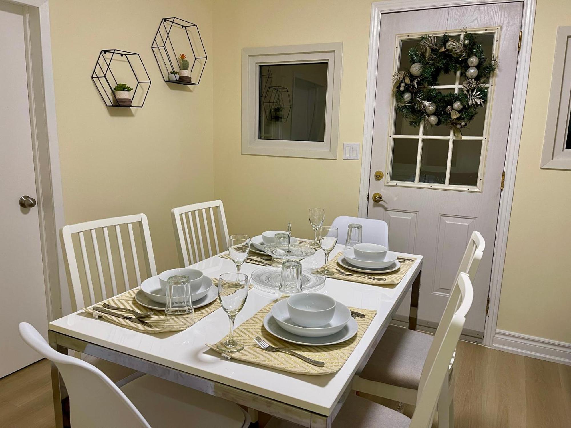 Victoria Family Vacation - King Bed Private Yard Bbq Deck Gazebo - 4 Minutes To The Falls * Niagara Falls